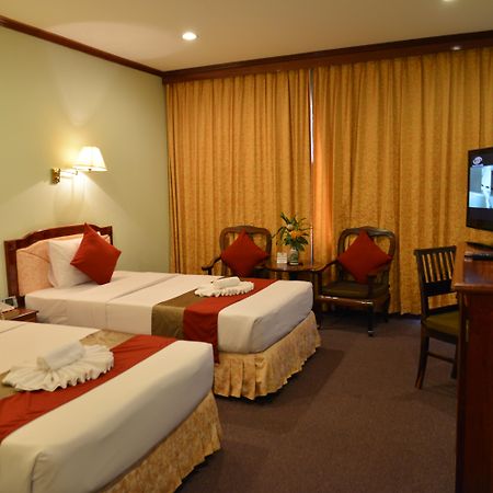 Angkor Hotel Siem Reap Exterior foto