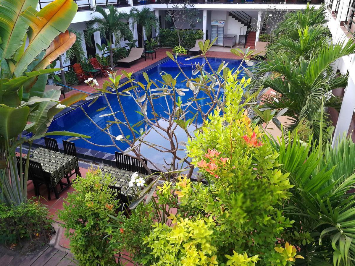 Angkor Hotel Siem Reap Exterior foto